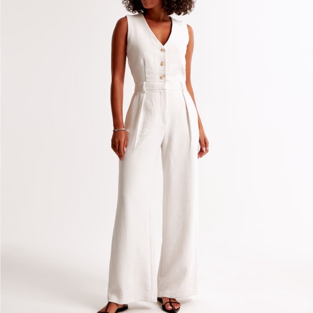 Elegant White Sleeveless Jumpsuit